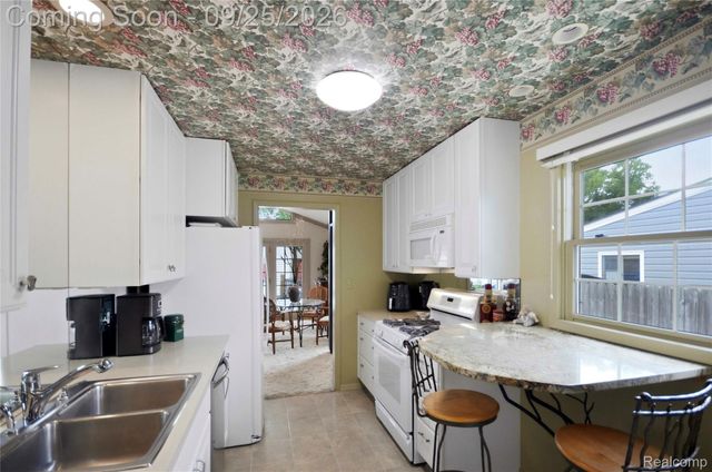 8444 Hettenberger Avenue, Warren, MI 48093