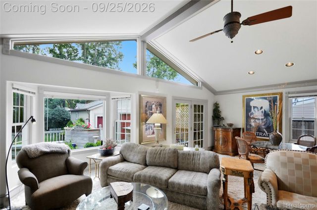 8444 Hettenberger Avenue, Warren, MI 48093