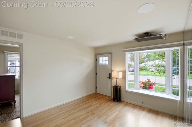 8444 Hettenberger Avenue, Warren, MI 48093