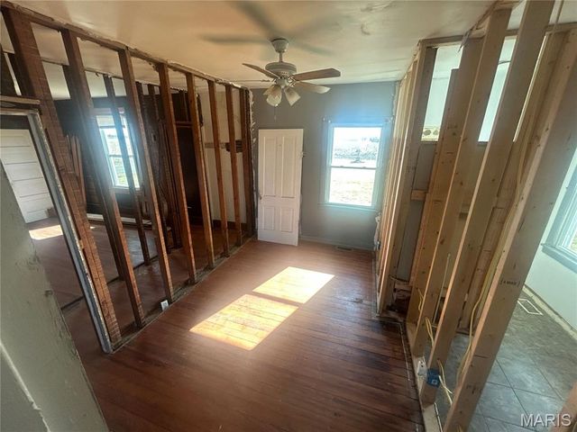 98 SW 200` AVE, Carrollton, IL 62016