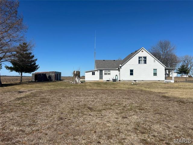 98 SW 200` AVE, Carrollton, IL 62016