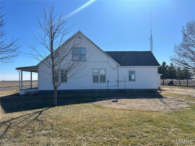 98 SW 200` AVE, Carrollton, IL 62016