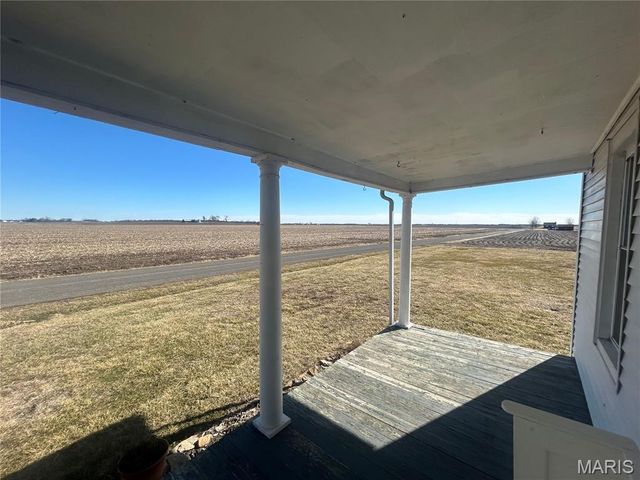 98 SW 200` AVE, Carrollton, IL 62016