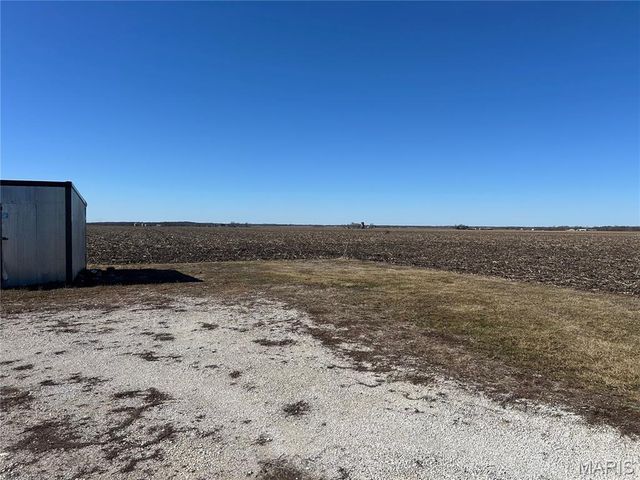 98 SW 200` AVE, Carrollton, IL 62016