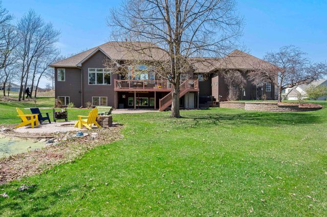 8916 Whispering Oaks Trail, Shakopee, MN 55379
