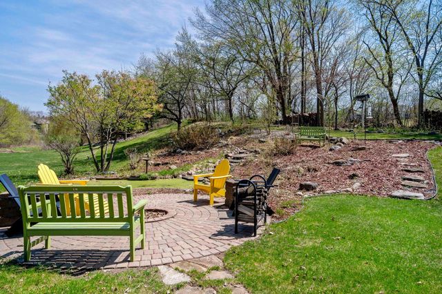 8916 Whispering Oaks Trail, Shakopee, MN 55379