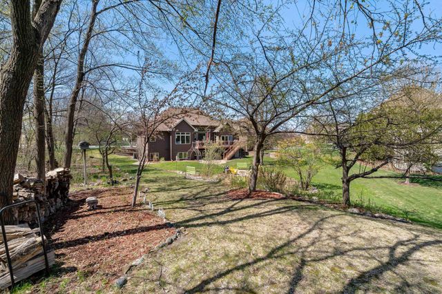 8916 Whispering Oaks Trail, Shakopee, MN 55379