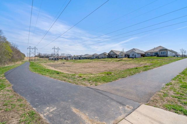 8916 Whispering Oaks Trail, Shakopee, MN 55379