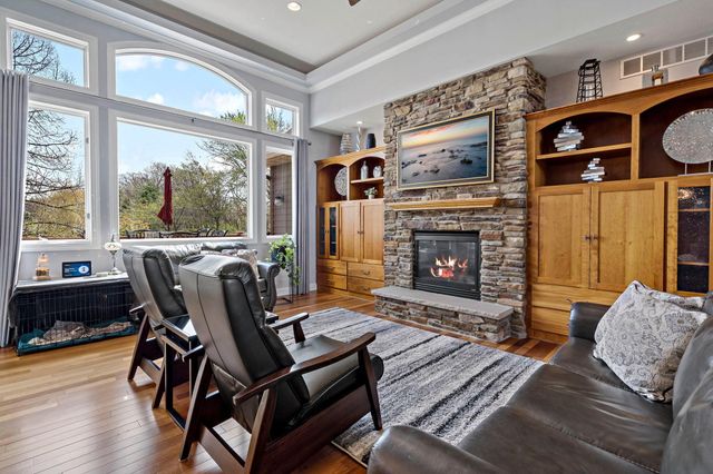 8916 Whispering Oaks Trail, Shakopee, MN 55379