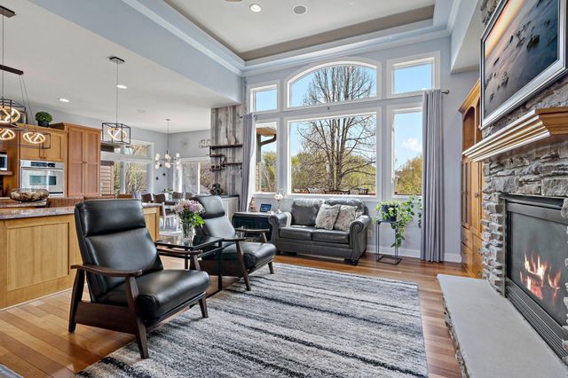 8916 Whispering Oaks Trail, Shakopee, MN 55379