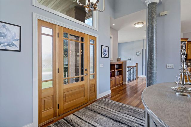 8916 Whispering Oaks Trail, Shakopee, MN 55379