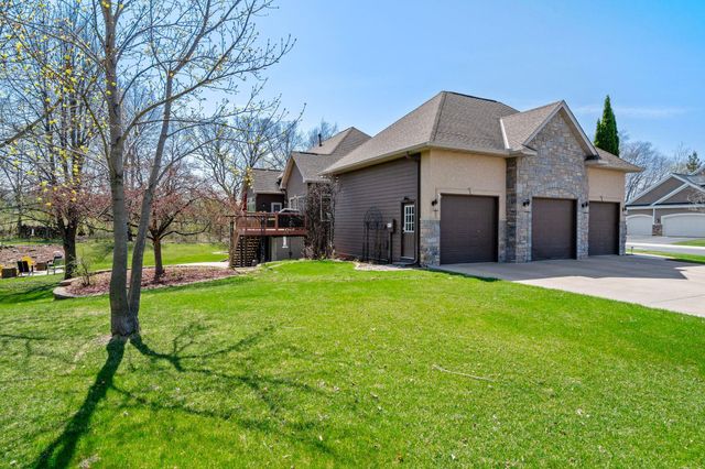 8916 Whispering Oaks Trail, Shakopee, MN 55379
