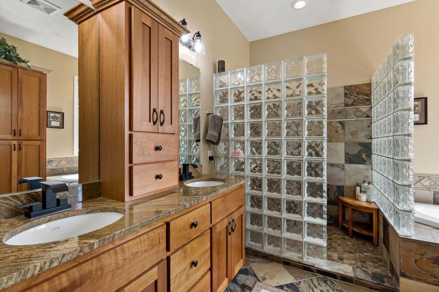 8916 Whispering Oaks Trail, Shakopee, MN 55379