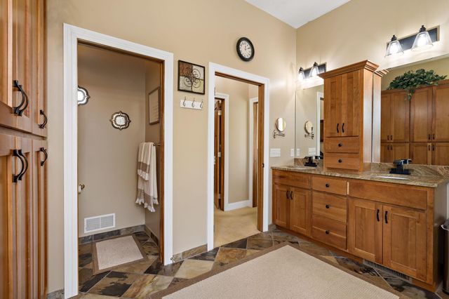 8916 Whispering Oaks Trail, Shakopee, MN 55379
