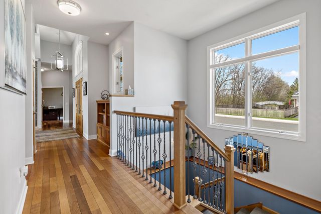 8916 Whispering Oaks Trail, Shakopee, MN 55379