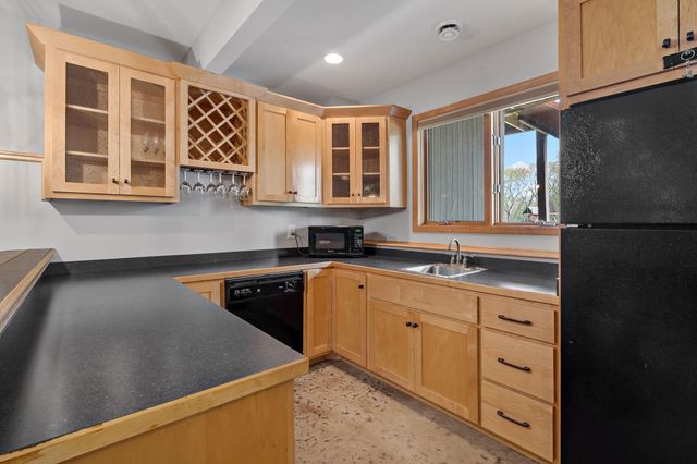 8916 Whispering Oaks Trail, Shakopee, MN 55379