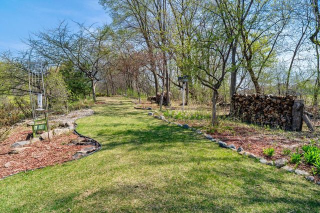 8916 Whispering Oaks Trail, Shakopee, MN 55379