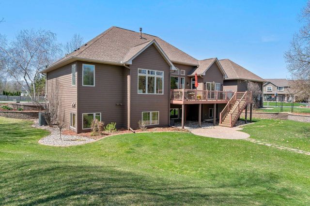 8916 Whispering Oaks Trail, Shakopee, MN 55379