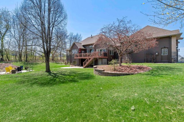 8916 Whispering Oaks Trail, Shakopee, MN 55379