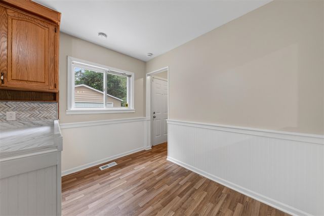 1260 Candlewood Lane, Ypsilanti, MI 48198