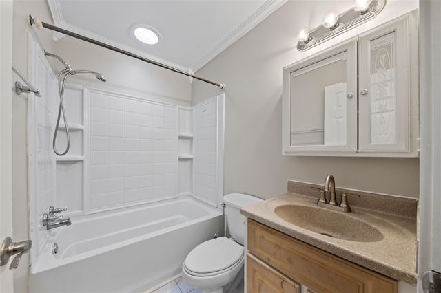 1260 Candlewood Lane, Ypsilanti, MI 48198