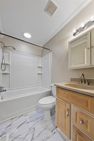 1260 Candlewood Lane, Ypsilanti, MI 48198