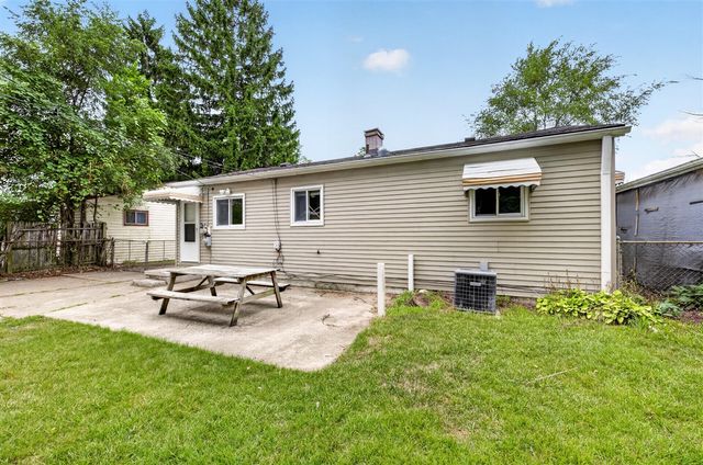 1260 Candlewood Lane, Ypsilanti, MI 48198