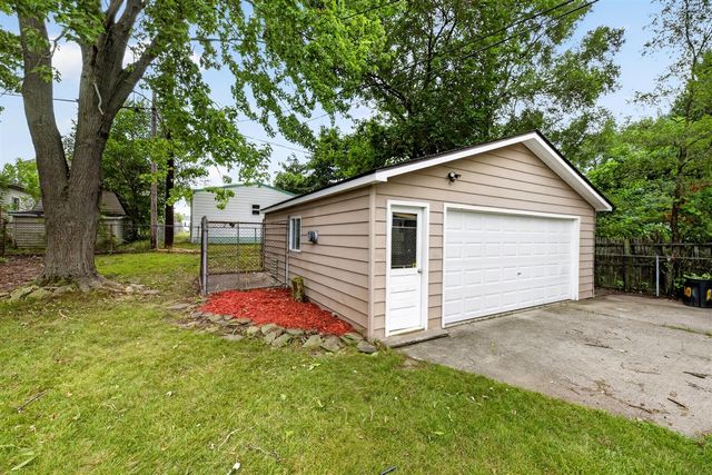 1260 Candlewood Lane, Ypsilanti, MI 48198