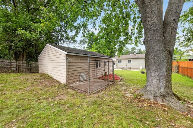1260 Candlewood Lane, Ypsilanti, MI 48198