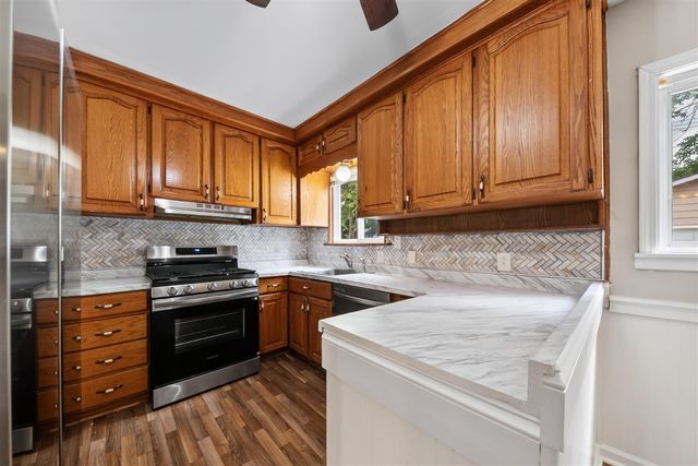 1260 Candlewood Lane, Ypsilanti, MI 48198