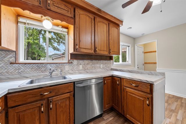 1260 Candlewood Lane, Ypsilanti, MI 48198