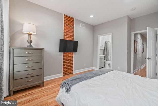 2225 E CHASE ST, Baltimore, MD 21213