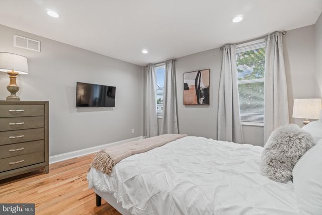 2225 E CHASE ST, Baltimore, MD 21213