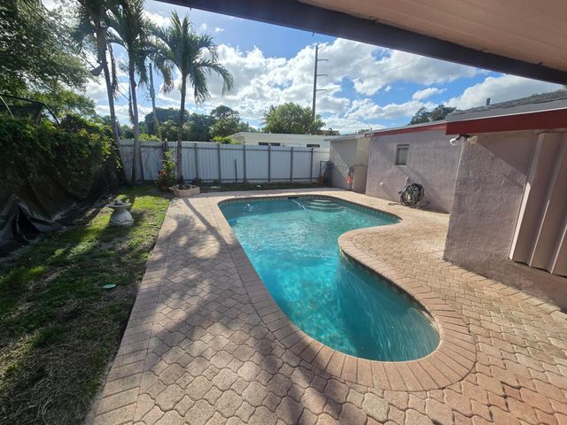 6510 Sheridan Street, Hollywood, FL 33024