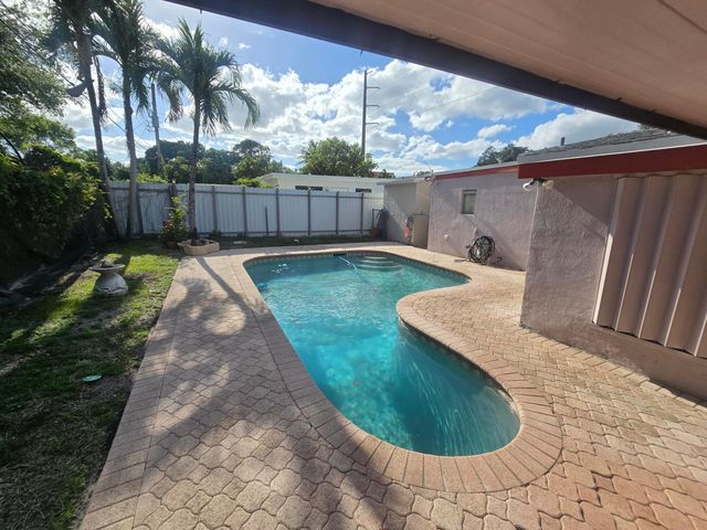 6510 Sheridan Street, Hollywood, FL 33024