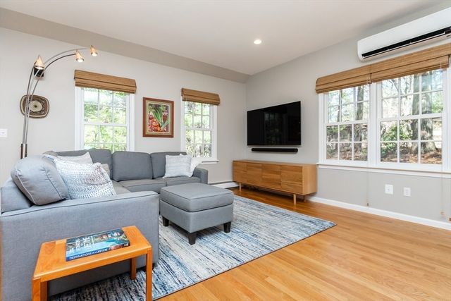 133 Glezen Ln, Wayland, MA 01778