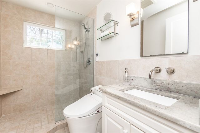 133 Glezen Ln, Wayland, MA 01778