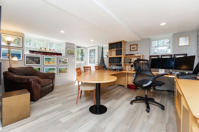 133 Glezen Ln, Wayland, MA 01778