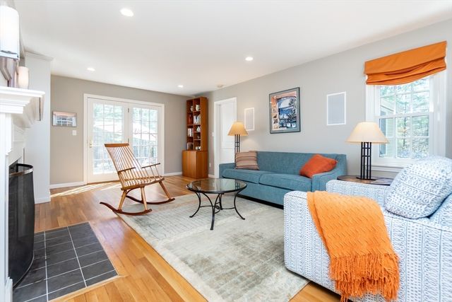 133 Glezen Ln, Wayland, MA 01778