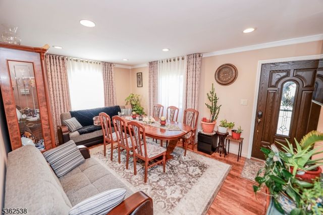 136 Martin Ave, Clifton City, NJ 07012