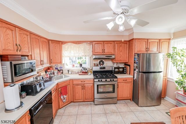 136 Martin Ave, Clifton City, NJ 07012