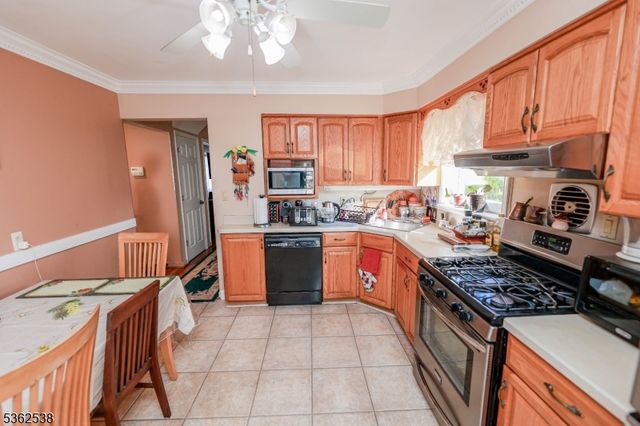 136 Martin Ave, Clifton City, NJ 07012