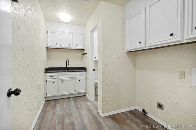 6676 S Jamestown Place S, Tulsa, OK 74133