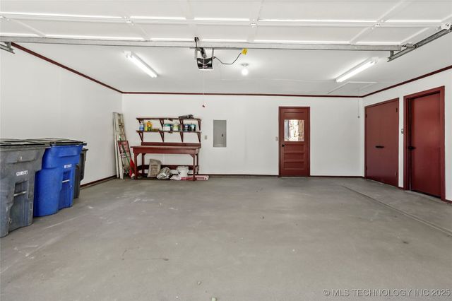 6676 S Jamestown Place S, Tulsa, OK 74133