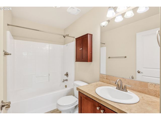 216 Nw 117TH Loop, Portland, OR 97229