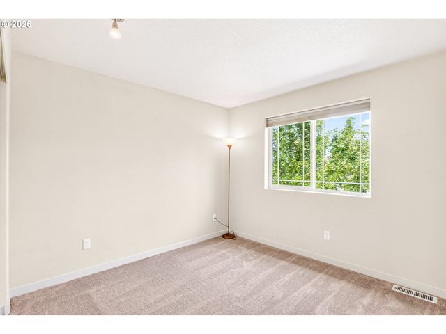 216 Nw 117TH Loop, Portland, OR 97229