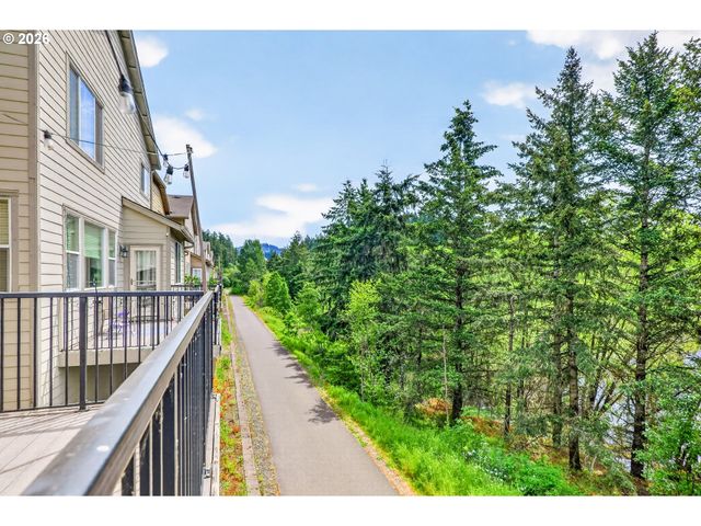 216 Nw 117TH Loop, Portland, OR 97229