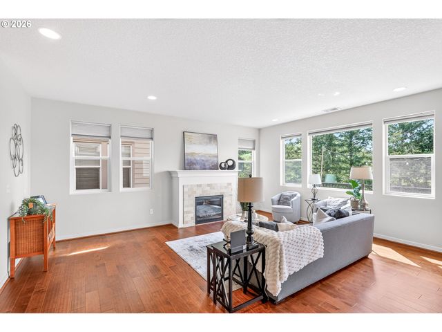 216 Nw 117TH Loop, Portland, OR 97229