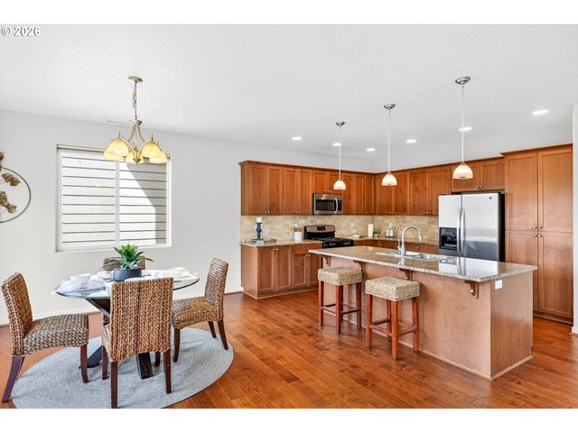 216 Nw 117TH Loop, Portland, OR 97229