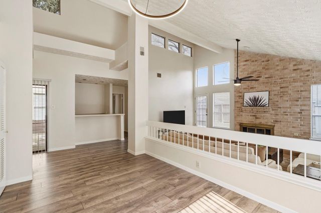 1903 Barons Glen, Sugar Land, TX 77478